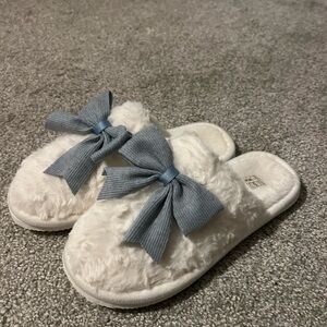 Cute Coquette Bow Slippers Size Range 9/10